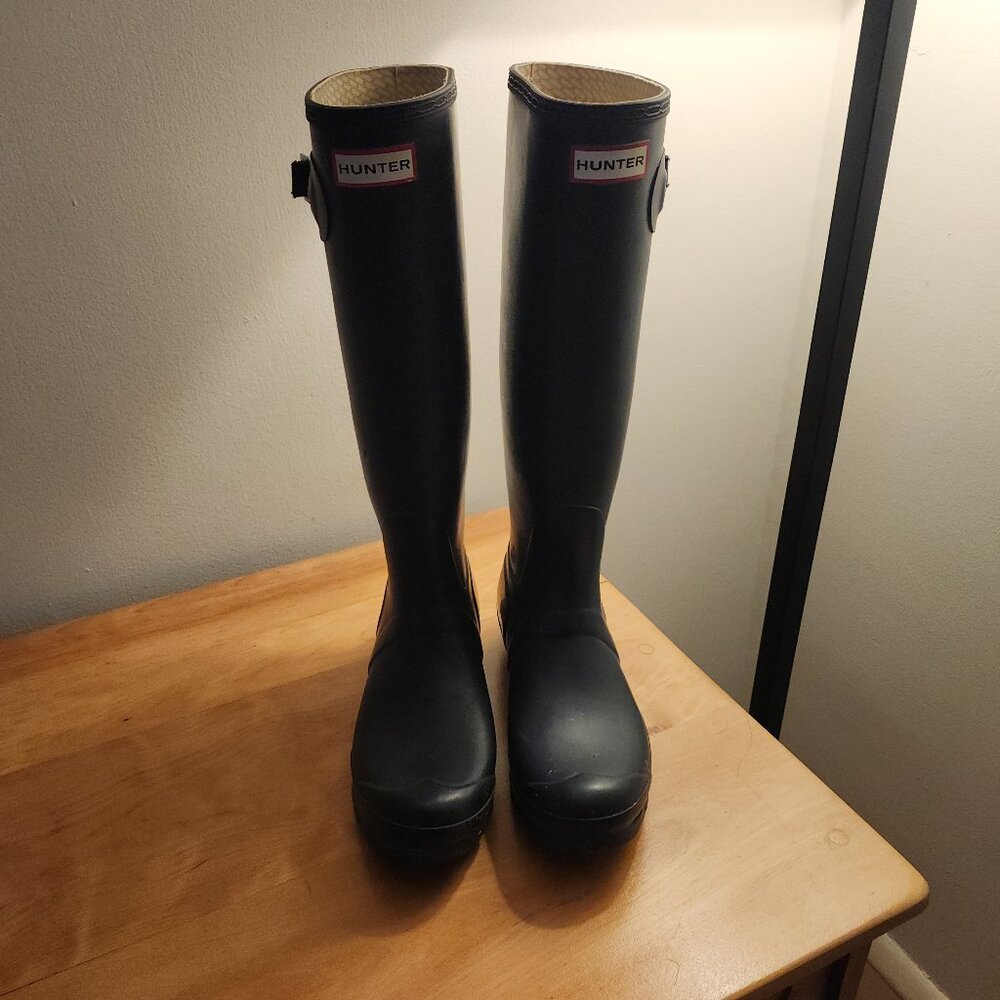 Classic Hunter Rain Boots (size 9)
